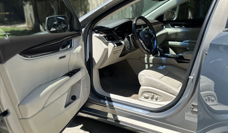 
								2017 Cadillac XTS Luxury full									